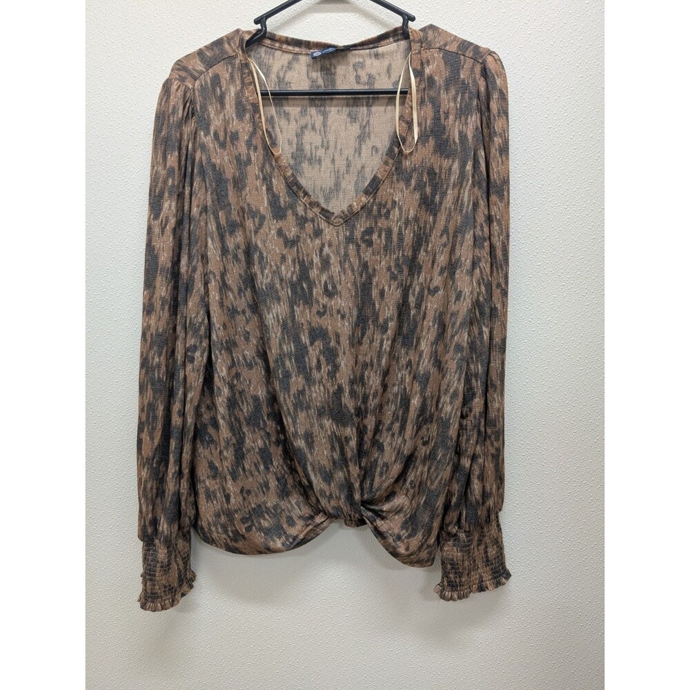 Democracy Women's L V Neck Camel Leopard Long Sleeve Blouse Twist Hem Knit